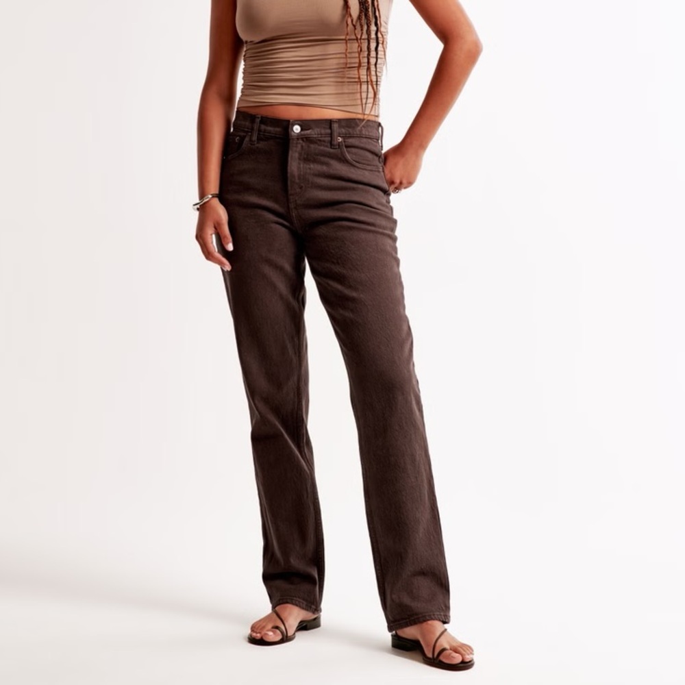 Abercrombie & Fitchburg Curve Love The 90s Straight Mid Rise Jean